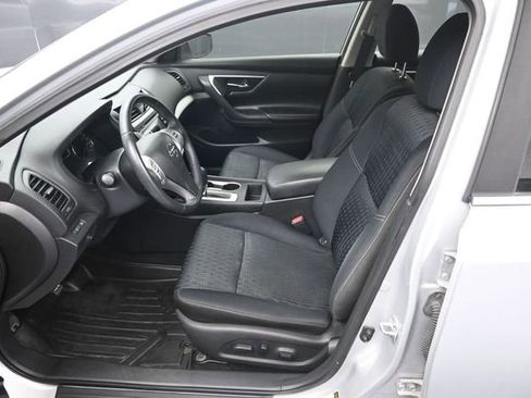 Used 2016 Nissan Altima 2.5 SV FWD image 10