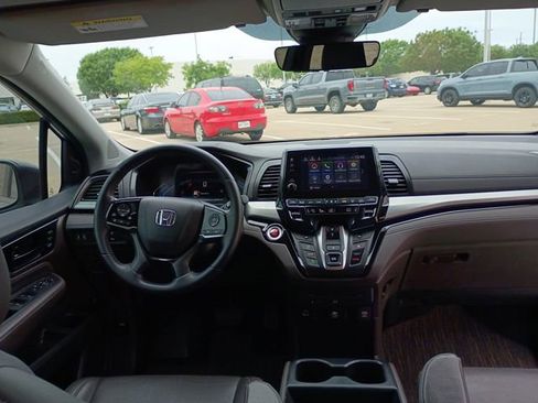 Used 2023 Honda Odyssey Touring image 13