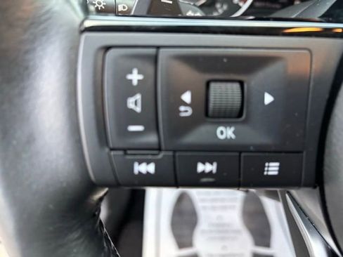 Used 2021 Nissan Rogue SV image 16