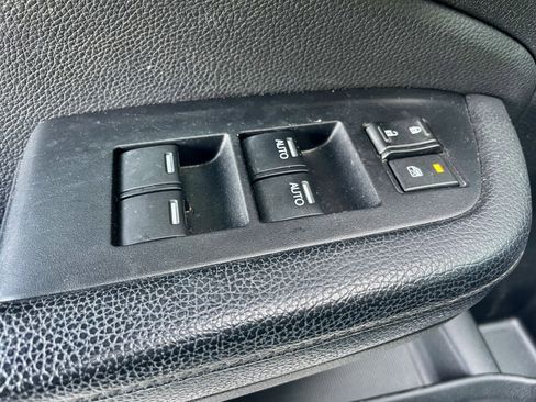 Used 2019 Honda Pilot Touring image 11