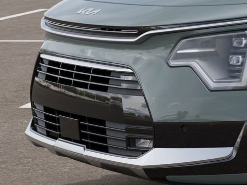 New 2025 Kia Niro SX Touring image 13