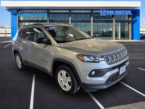 Used 2022 Jeep Compass Latitude w/ Sun and Sound Group AWD/4WD image 1