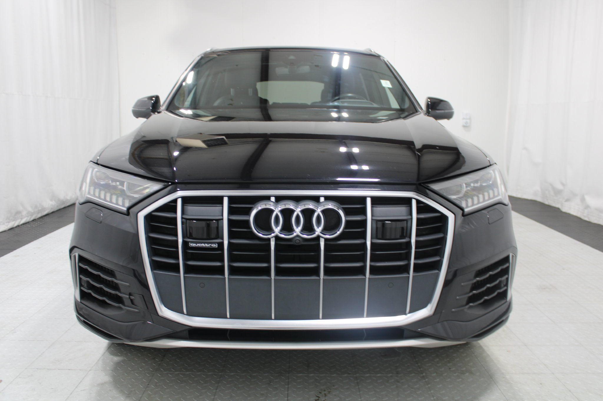Used 2021 Audi Q7 3.0T Prestige w/ Prestige Package AWD/4WD image 3