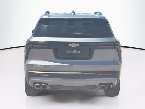 Used 2025 Chevrolet Traverse LT AWD/4WD image 7