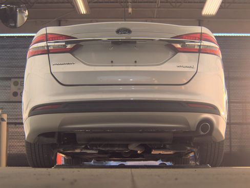 Used 2018 Ford Fusion S image 11