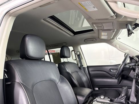 Used 2023 INFINITI QX80 Luxe w/ Cargo Package image 2