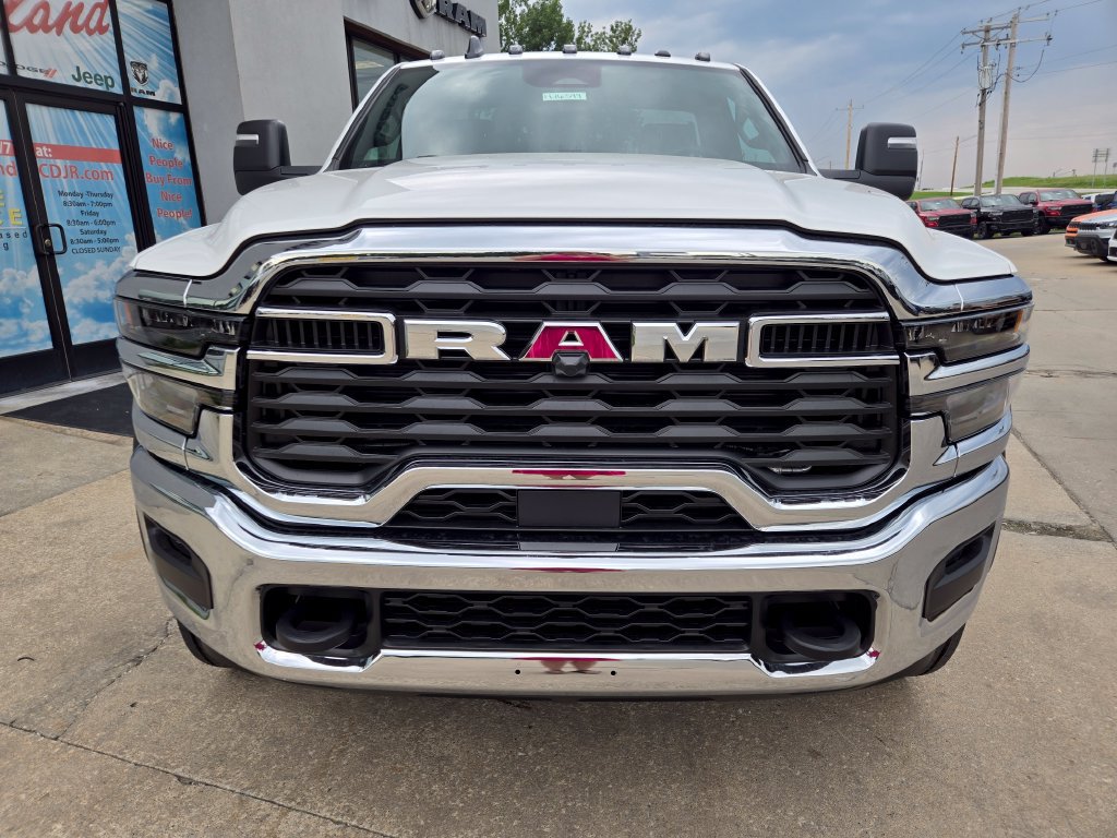 New 2026 RAM 5500 Tradesman w/ Chrome Appearance Group AWD/4WD image 15