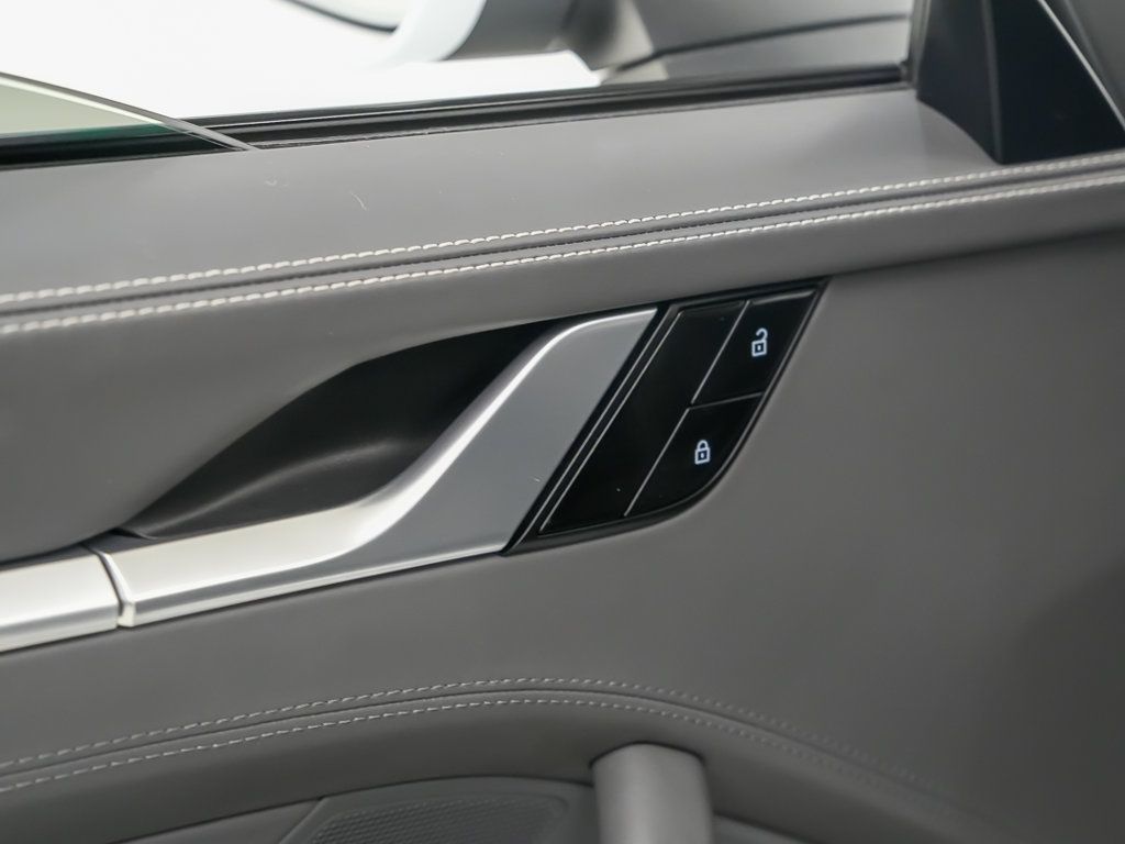 Certified 2021 Porsche 911 Carrera RWD image 18