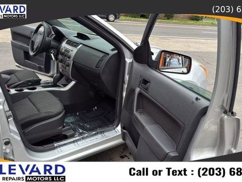 Used 2010 Ford Focus SE image 31