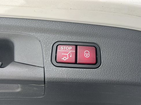 Used 2020 Mercedes-Benz GLE 350 4MATIC image 35