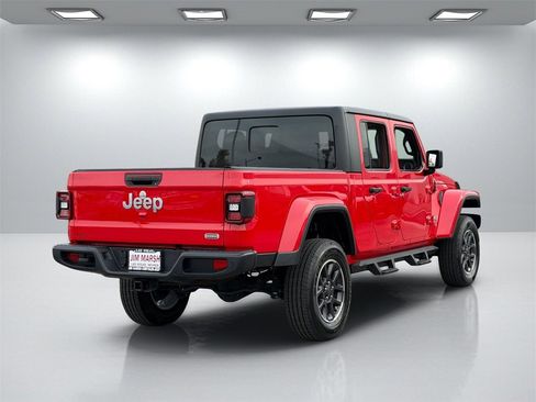 Used 2020 Jeep Gladiator Overland image 5