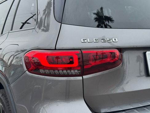 Certified 2021 Mercedes-Benz GLB 250 4MATIC image 22