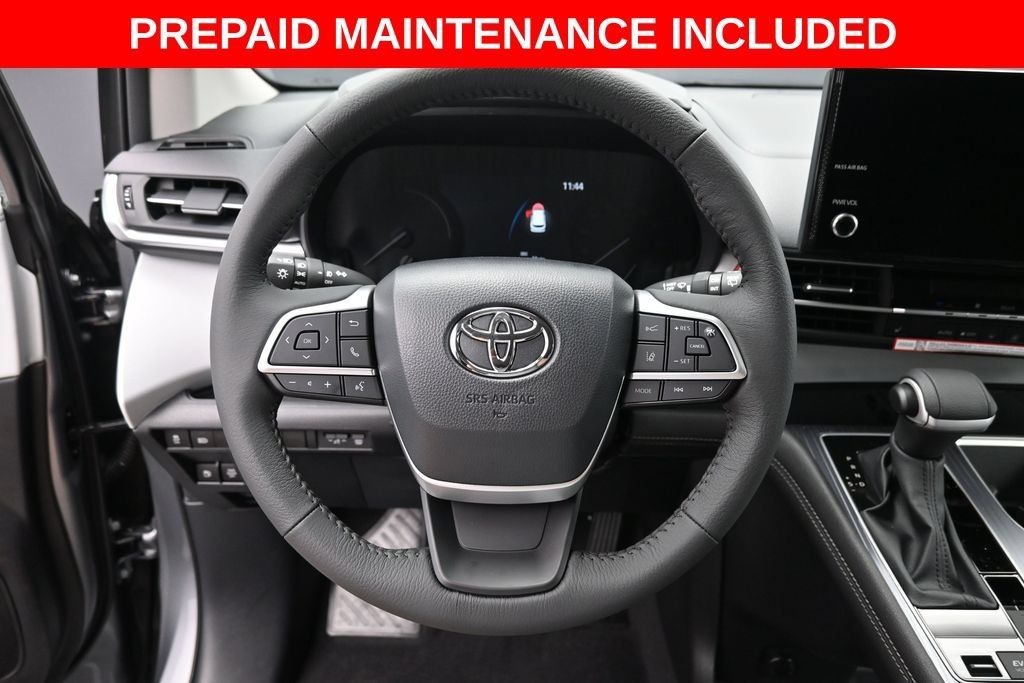 Certified 2026 Toyota Sienna XLE FWD image 15