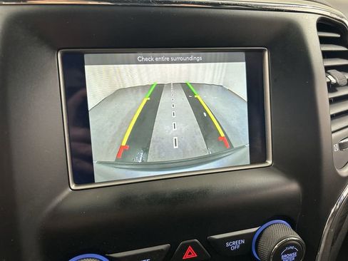 Used 2020 Jeep Grand Cherokee Laredo image 15