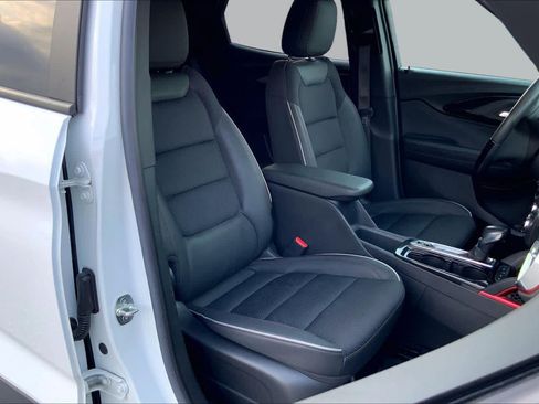 Used 2023 Chevrolet TrailBlazer RS w/ Sun and Liftgate Package FWD image 8