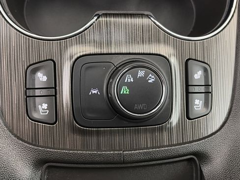 Used 2023 GMC Acadia SLT w/ Preferred Package AWD/4WD image 32