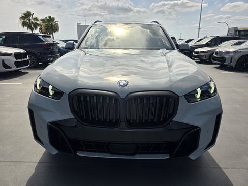 New 2026 BMW X5 xDrive40i w/ M Sport Package AWD/4WD image 2