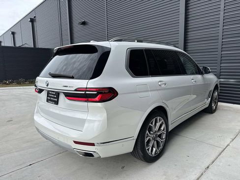 Used 2023 BMW X7 xDrive40i w/ Premium Package image 11