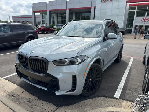 Used 2024 BMW X5 xDrive40i w/ M Sport Package AWD/4WD image 7
