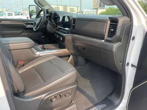 Used 2025 Chevrolet Silverado 3500 LTZ w/ LTZ Plus Package AWD/4WD image 19