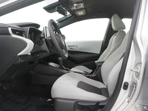 Used 2024 Toyota Corolla SE w/ SE Package image 21