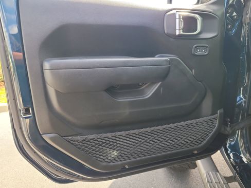 Used 2025 Jeep Wrangler Sport AWD/4WD image 11