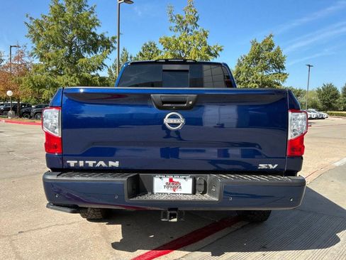 Used 2023 Nissan Titan SV w/ SV Convenience Package RWD image 7