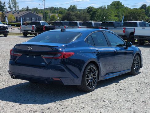 Used 2025 Toyota Camry XSE FWD image 10