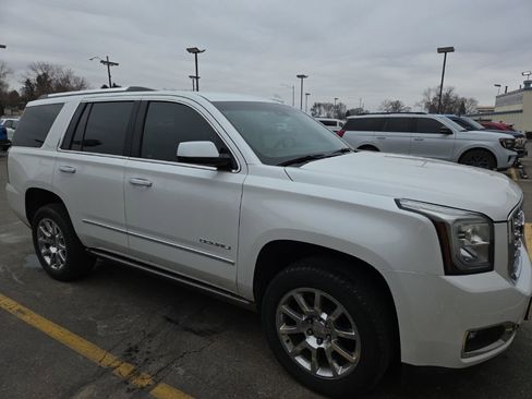 Used 2018 GMC Yukon Denali image 3
