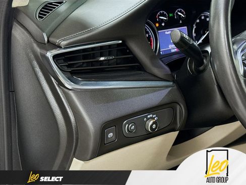 Used 2020 Buick Enclave Essence FWD image 13
