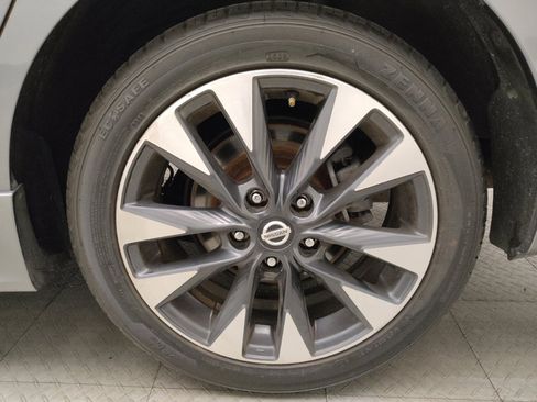 Used 2019 Nissan Sentra SR FWD image 31