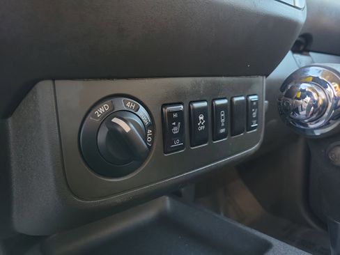 Used 2014 Nissan Frontier SV w/ SV Value Truck Package image 17