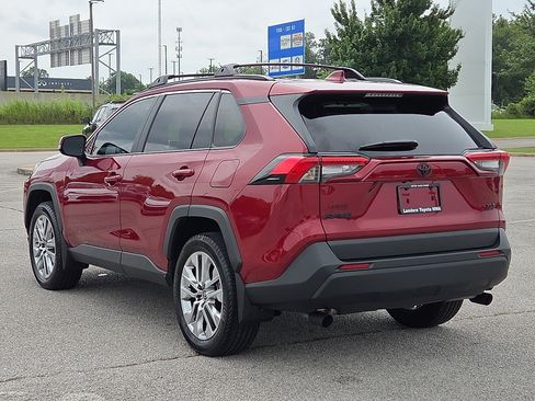 Used 2025 Toyota RAV4 XLE Premium FWD image 4