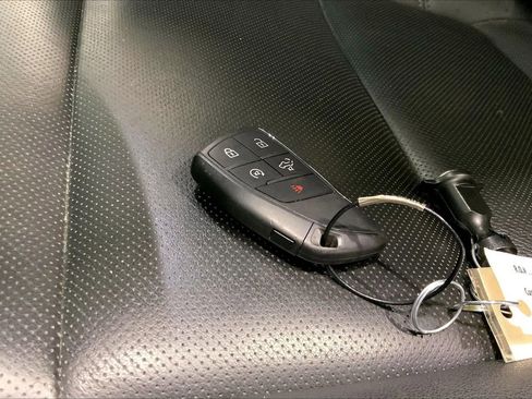 Used 2025 GMC Sierra 1500 SLT image 19