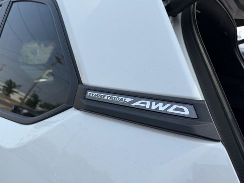 Used 2025 Subaru Forester Premium AWD/4WD image 8