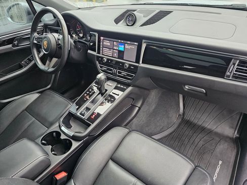 Used 2023 Porsche Macan image 13