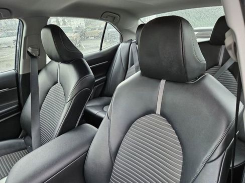 Used 2022 Toyota Camry SE FWD image 29