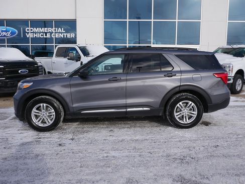 Certified 2022 Ford Explorer XLT w/ Equipment Group 202A image 26