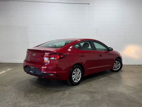 Used 2020 Hyundai Elantra SE FWD image 3