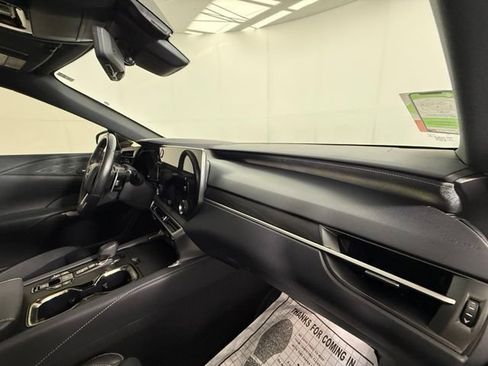 Used 2025 Lexus RX 450h AWD w/ Convenience Package image 30