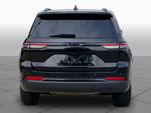 Used 2023 Jeep Grand Cherokee Altitude image 5