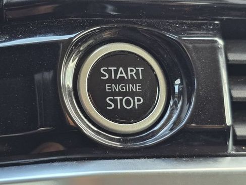 Used 2022 Nissan Pathfinder SL AWD/4WD image 36