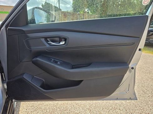 Used 2025 Honda Accord LX image 27