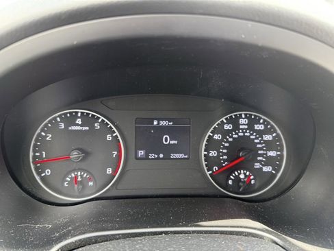 Used 2023 Kia Seltos LX image 10