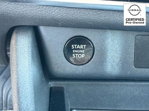 Certified 2025 Nissan Rogue SV FWD image 22