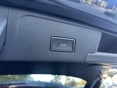 New 2026 Volkswagen Atlas Cross Sport SEL Premium R-Line image 25