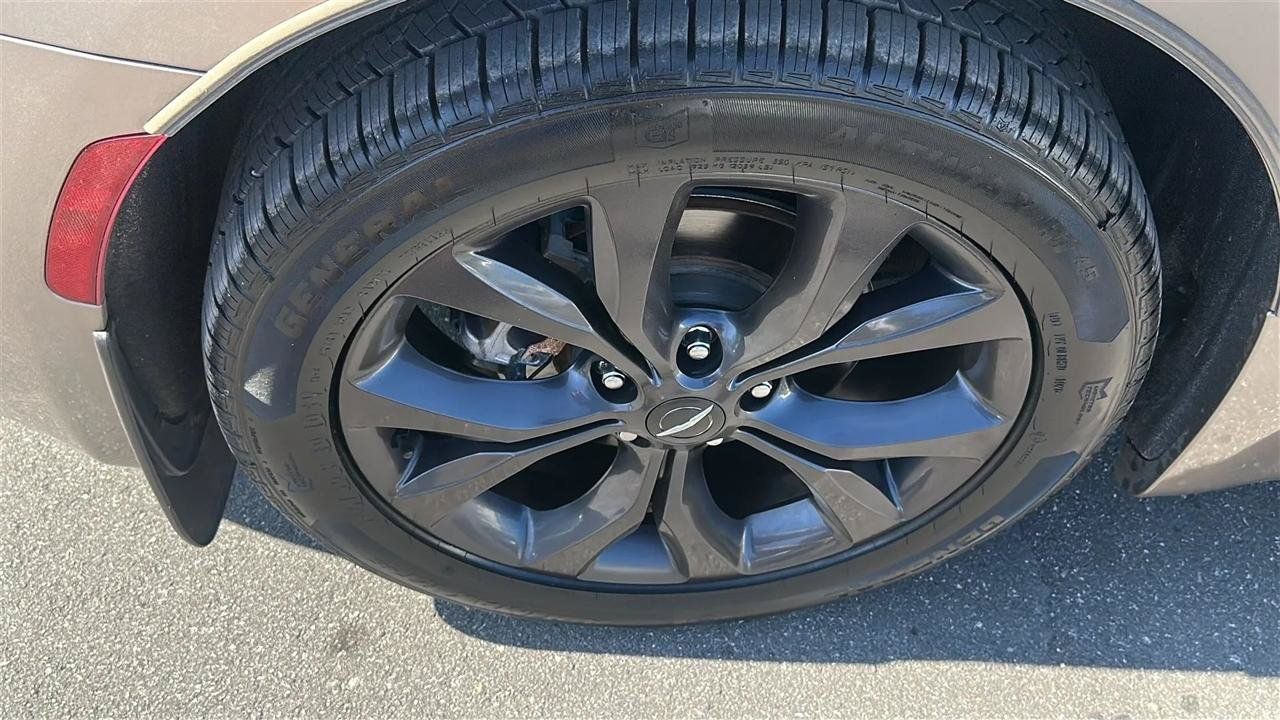 Used 2018 Chrysler Pacifica Touring Plus w/ S Appearance Package FWD image 20