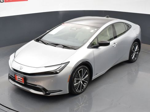 Used 2023 Toyota Prius XLE image 26