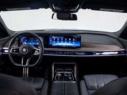 Certified 2023 BMW 760i xDrive AWD/4WD image 10