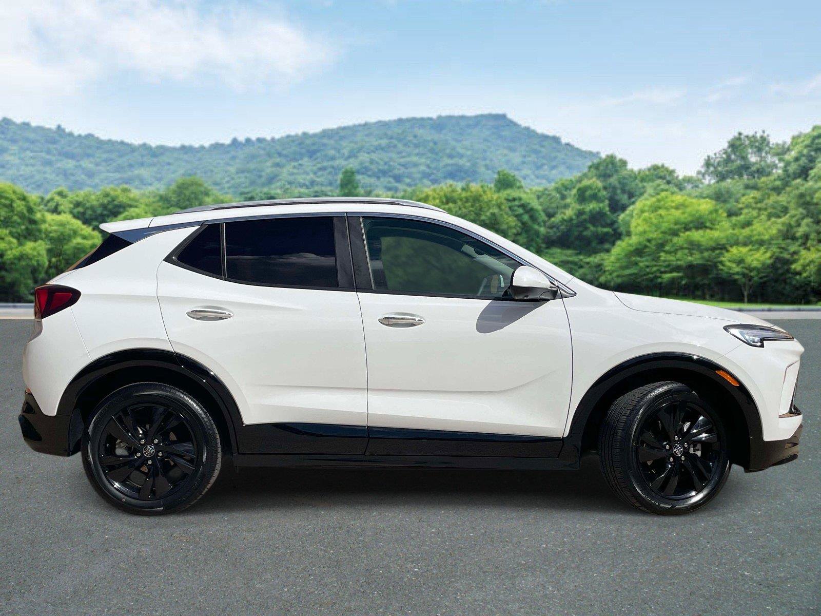 Used 2024 Buick Encore GX Sport Touring w/ Advanced Technology Package FWD image 2